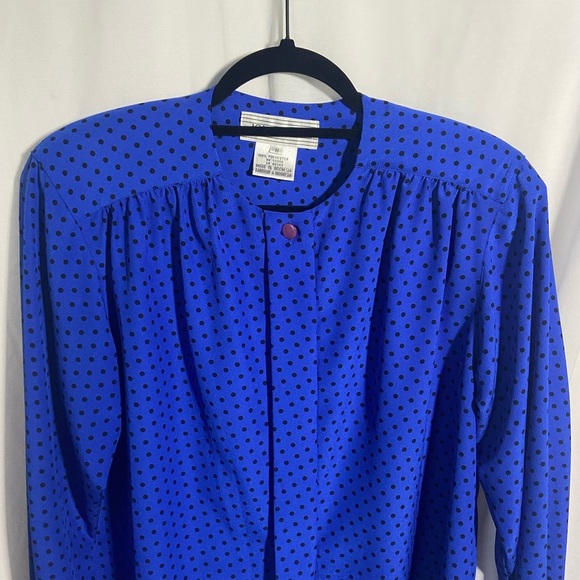 Vintage Jones New York Royal Blue Polka Dot Collarless Long Sleeve Blouse Pleats - Picture 9 of 12